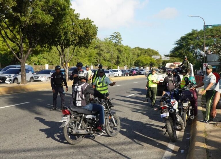 DIGESETT redobla esfuerzos para reducir accidentes causados por motoristas que ignoran la luz roja del semáforo