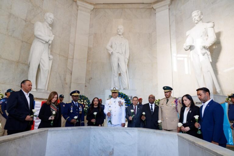 Frente al Altar de la Patria director de Migración Lee Ballester defiende legitimidad de acciones migratorias en el país