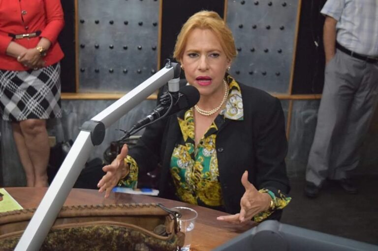 Soraya Aquino responde al presidente Abinader: “No se puede justificar el peso de la crisis en los hogares dominicanos sin un plan real de mitigación”