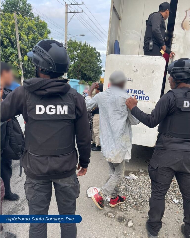 Este jueves DGM deporta 1,239 y detiene 1,197 indocumentados, Fuerzas Armadas y Policía entregan 468