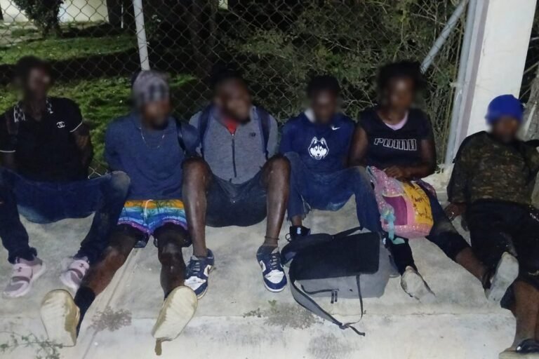 En Elías Piña, agentes migratorios detuvieron este lunes a 183 indocumentados de 1,268 en jornada a nivel nacional