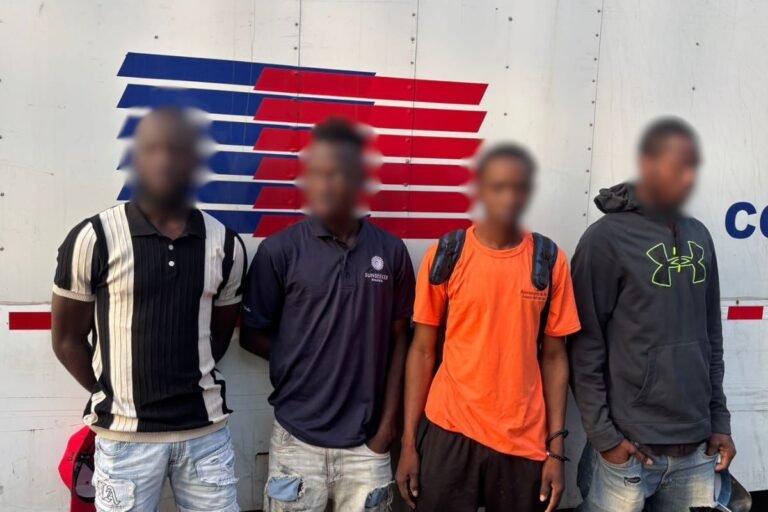 Migración mantiene amplio despliegue operativo y deporta a más de 3,100 en el fin de semana