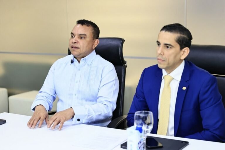 Colegio Dominicano de Notarios y SeNaSa coordinan acciones para mejorar la cobertura de salud de los notarios
