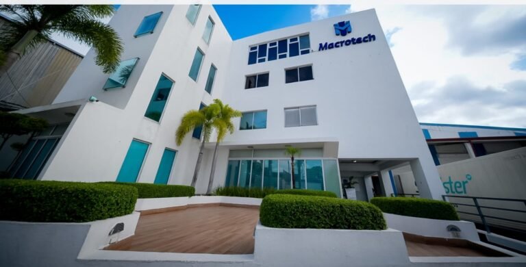 COMUNICADO INSTITUCIONAL Macrotech cumple 29 años impulsando la innovación en el sector salud y la expansión regional