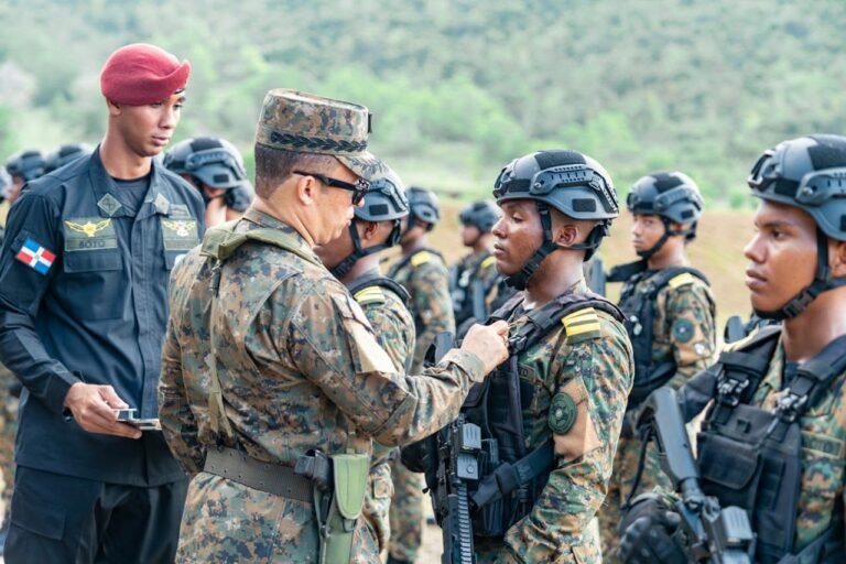 Ministerio de Defensa gradúa cadetes especializados en operaciones tácticas en áreas urbanizadas